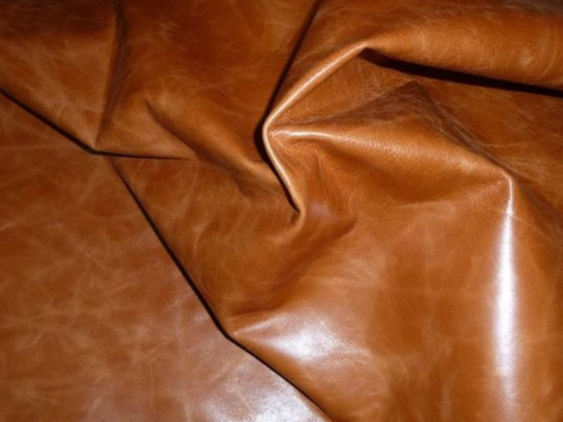 12 Kinh nghiệm chọn mua ghế sofa đẹp, phù hợp cho phòng khách 9 Ưu tiên sử dụng sofa da thật để mang lại độ bền vượt trội