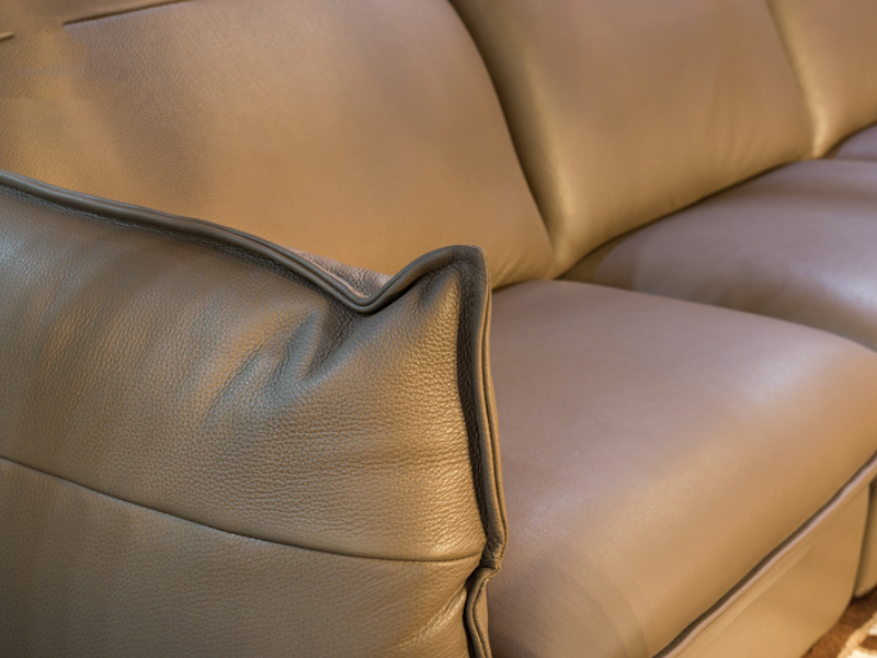 Quy trình và cách đánh bóng ghế sofa tại nhà hiệu quả 9 Dung dịch làm bóng da giúp bề mặt da bền đẹp