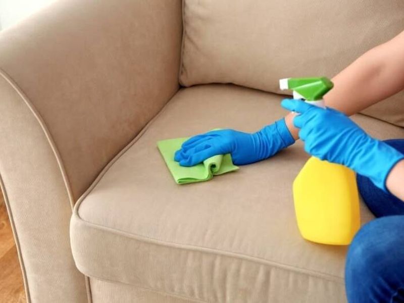 Sofa văng là gì? Ưu nhược điểm, cách phân loại và kinh nghiệm mua 20 Vệ sinh sofa bằng dung dịch chuyên dụng